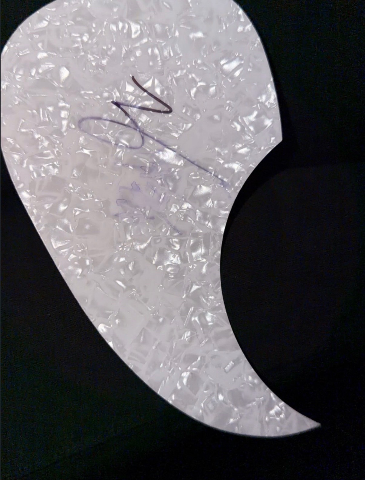 Slide 2 of 2: signed pickguard payoff · @zachtopfanclub · Photo Mode · When You See Me · ~20.4K plays (Apify 2026-10-07)